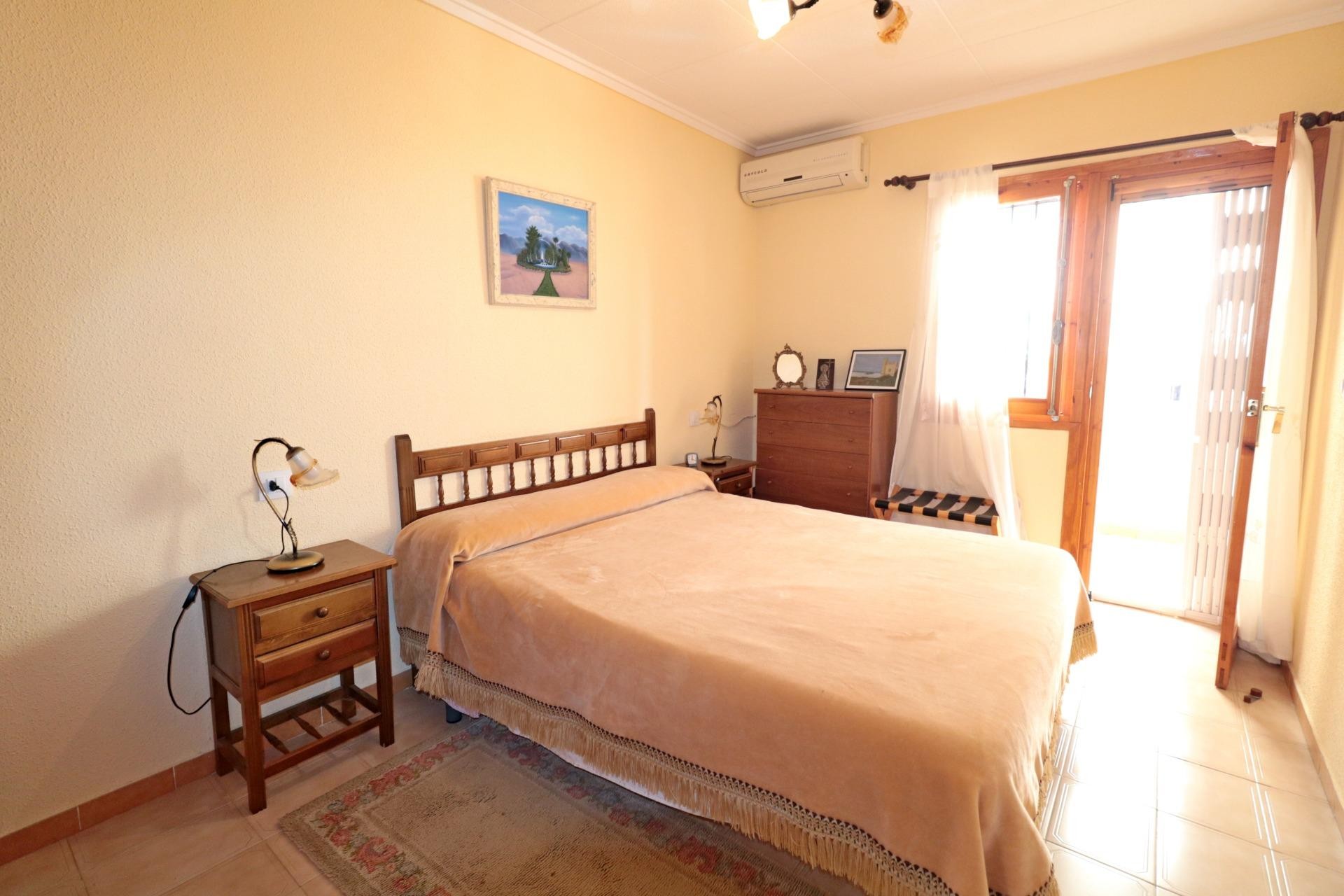 Resale - Town House -
Torrevieja - Playa De Los Naufragos