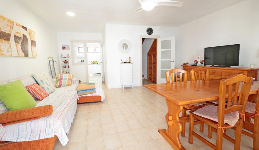 Resale - Town House -
Torrevieja - Playa De Los Naufragos