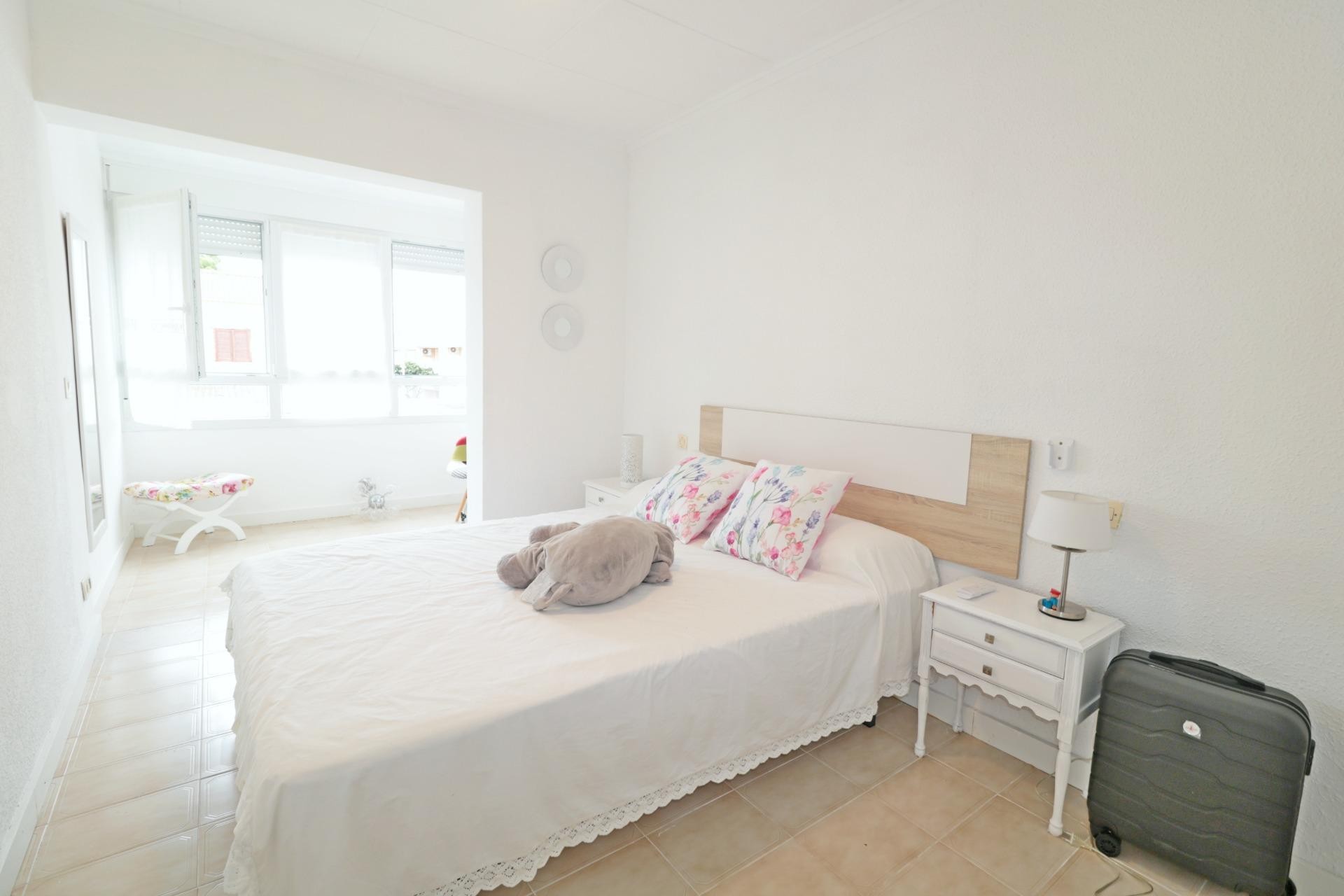 Resale - Town House -
Torrevieja - Playa De Los Naufragos