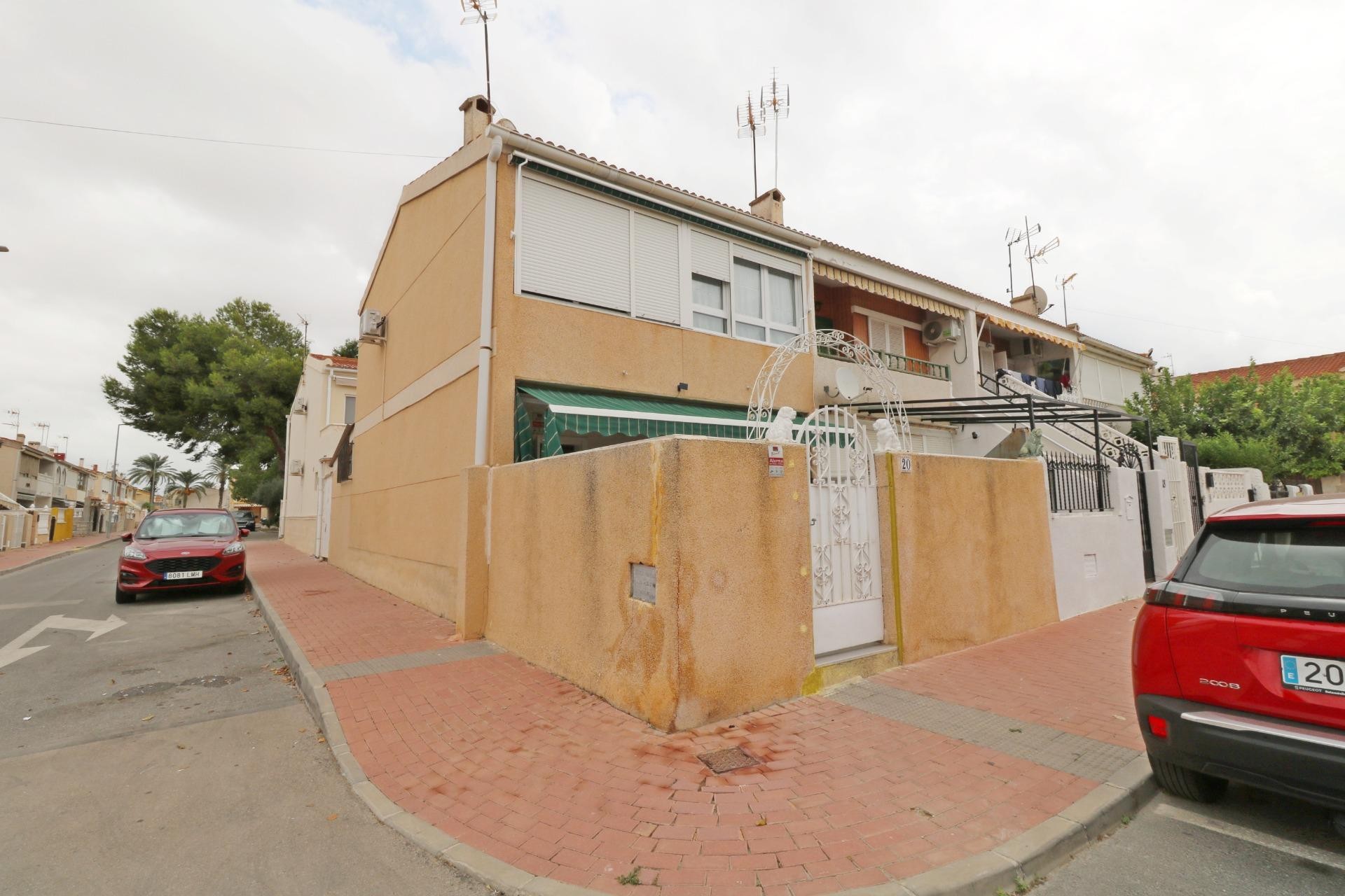 Resale - Town House -
Torrevieja - Playa De Los Naufragos