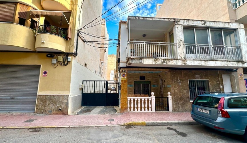 Resale - Town House -
Torrevieja - Playa del Cura
