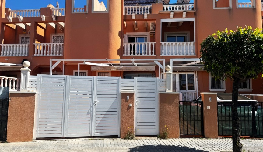 Resale - Town House -
Torrevieja