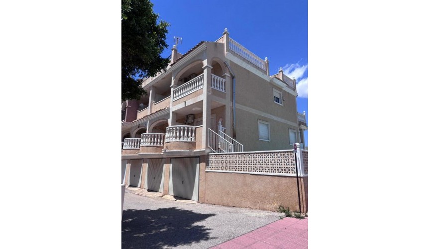 Resale - Town House -
Villamartin - Costa Blanca
