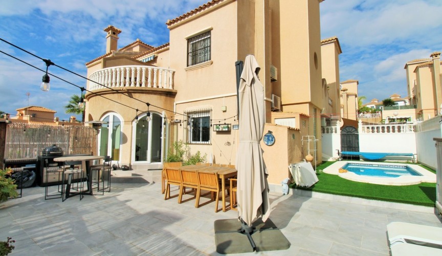 Resale - Town House -
Villamartin - Costa Blanca