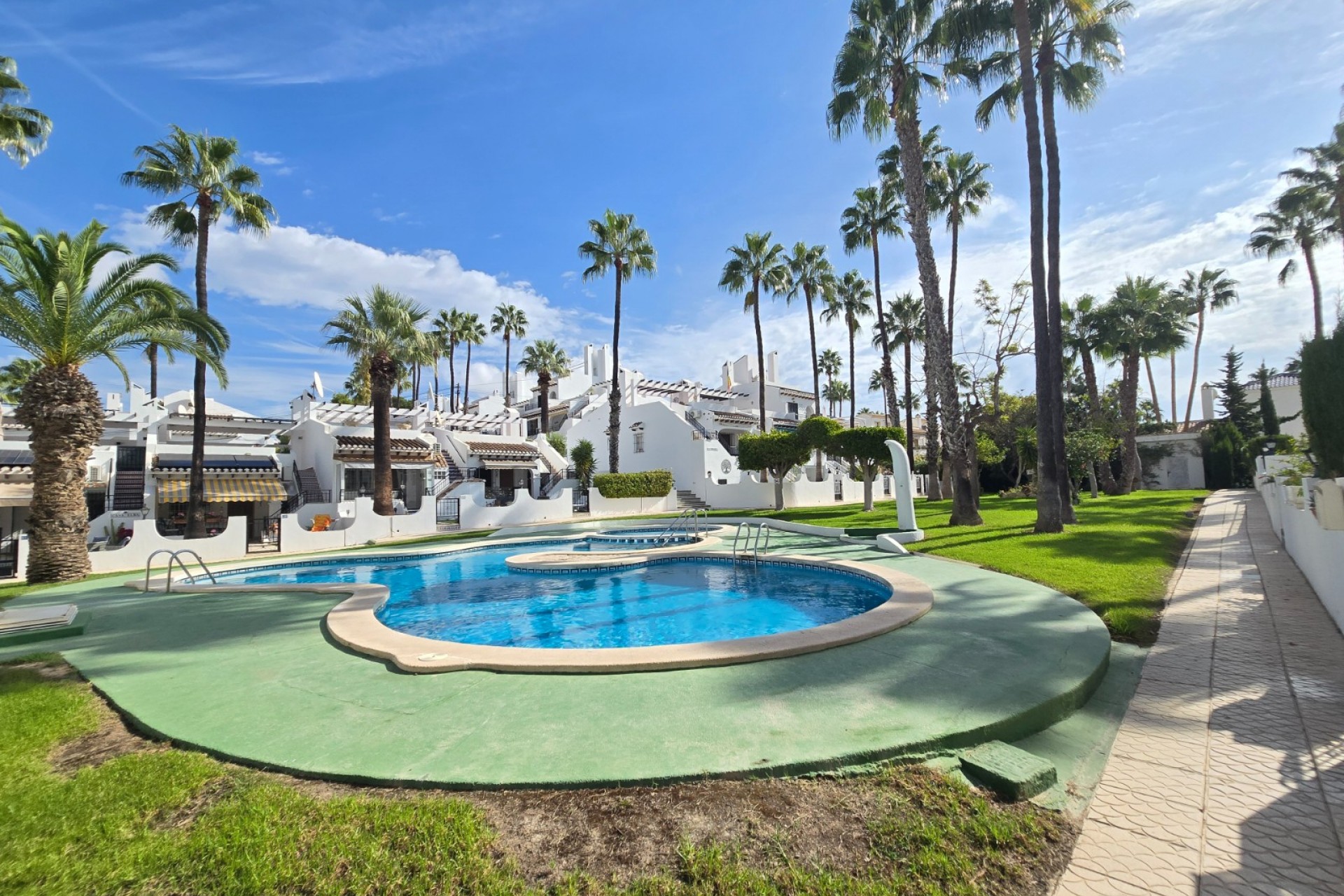 Resale - Town House -
Villamartin - Costa Blanca