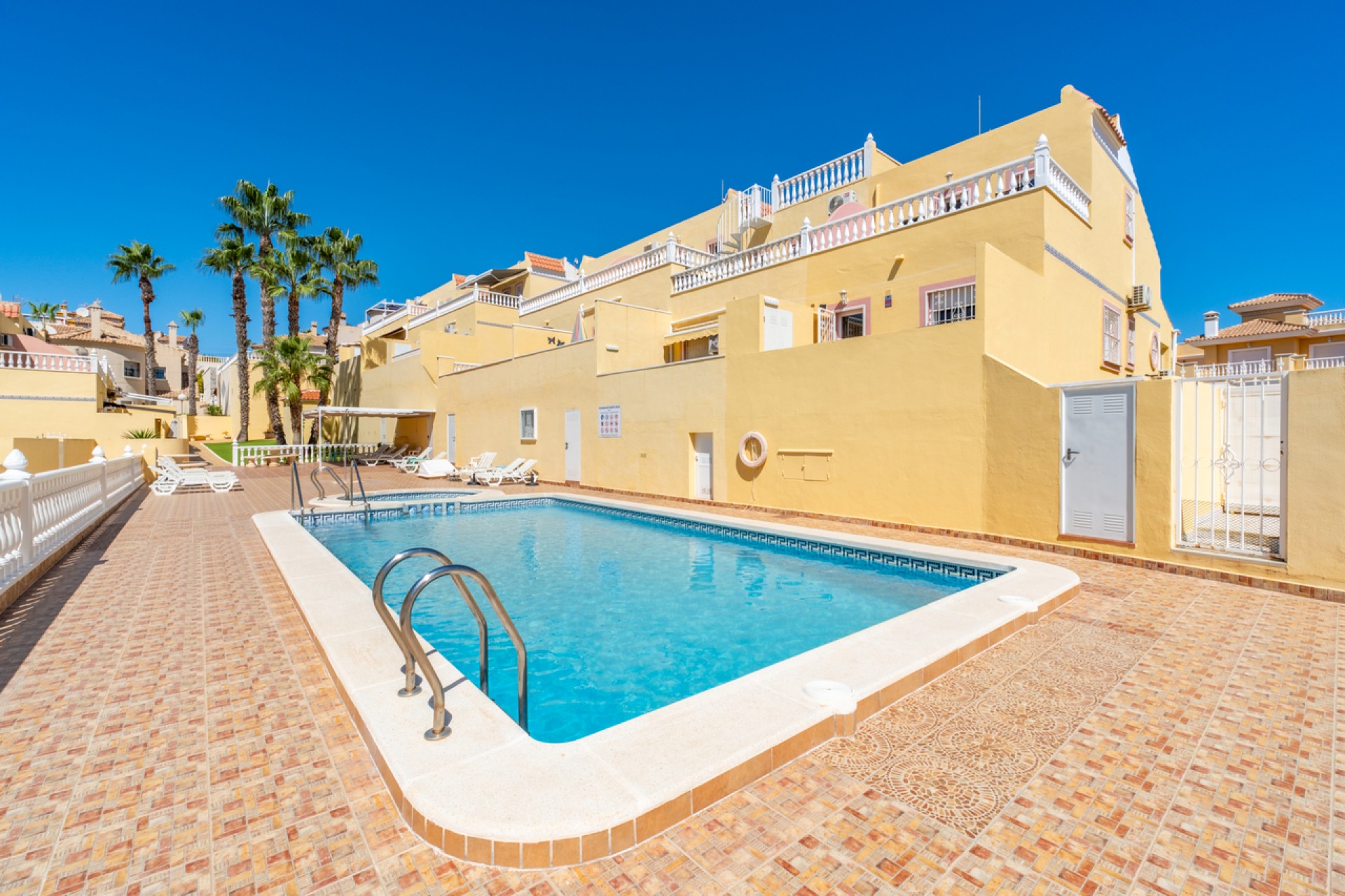 Resale - Town House -
Villamartin - Costa Blanca