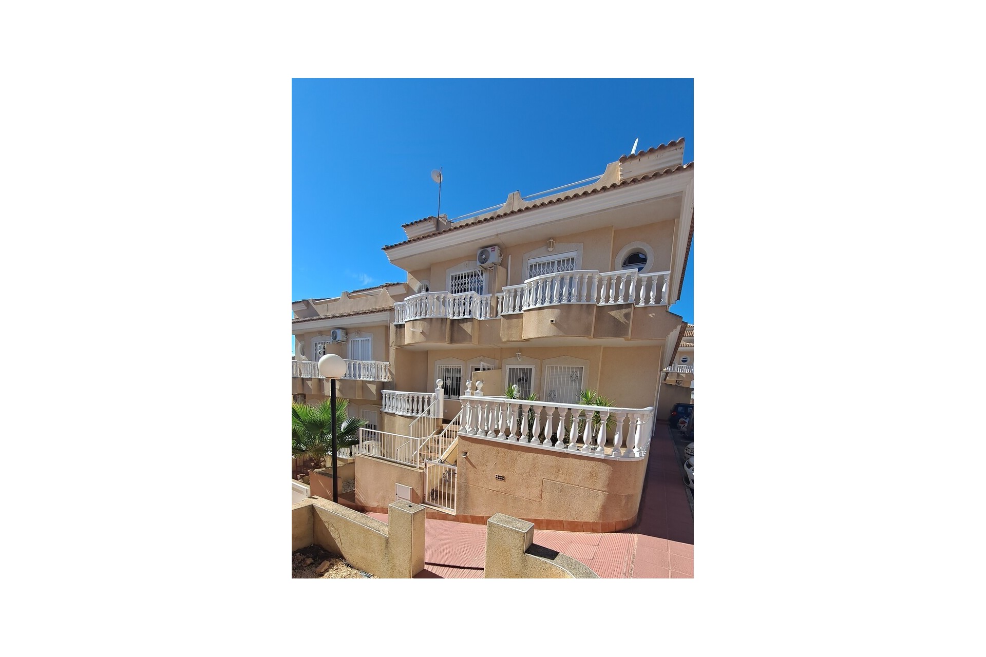 Resale - Town House -
Villamartin - Costa Blanca