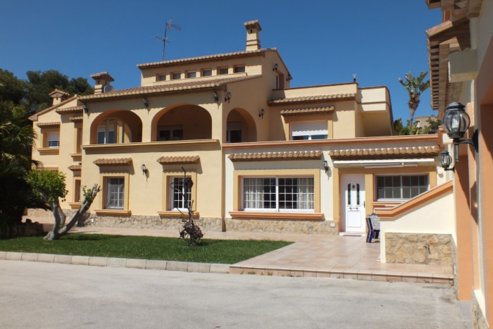 Resale - Villa -
3574 - Inland