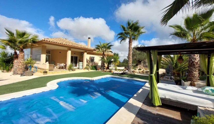 Resale - Villa -
Abanilla - La Zarza