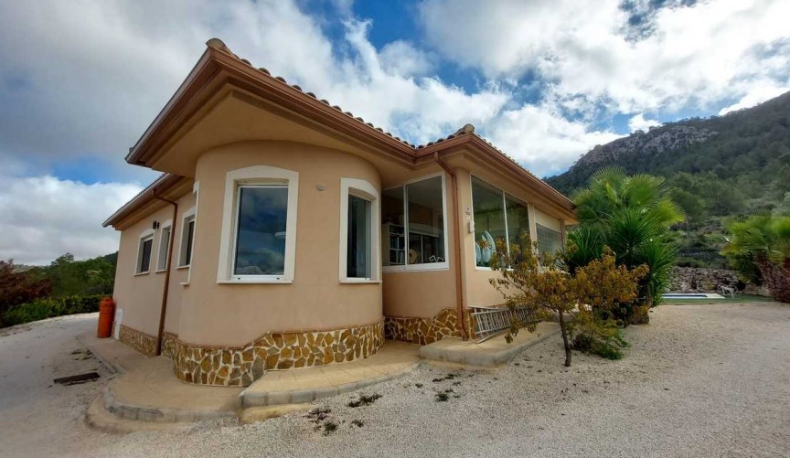 Resale - Villa -
Abanilla - La Zarza