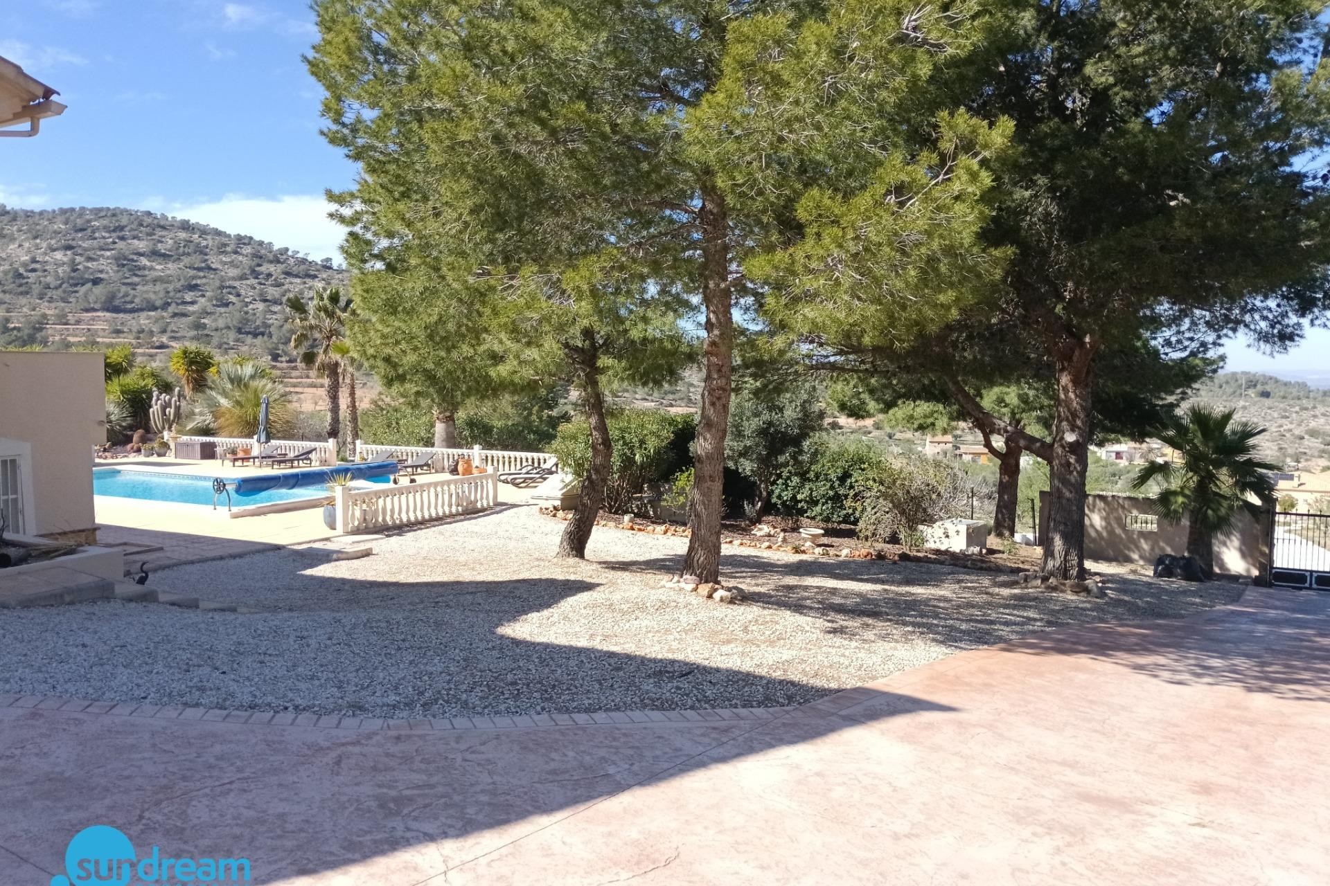 Resale - Villa -
Abanilla