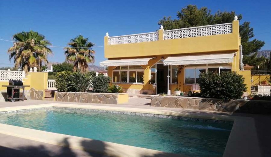 Resale - Villa -
Albatera - Inland