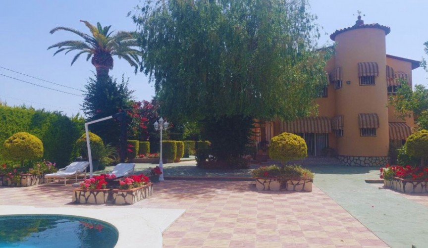 Resale - Villa -
Albir - Costa Blanca