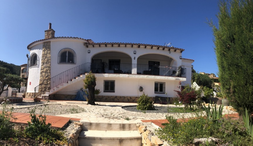 Resale - Villa -
Alcalalí - Inland