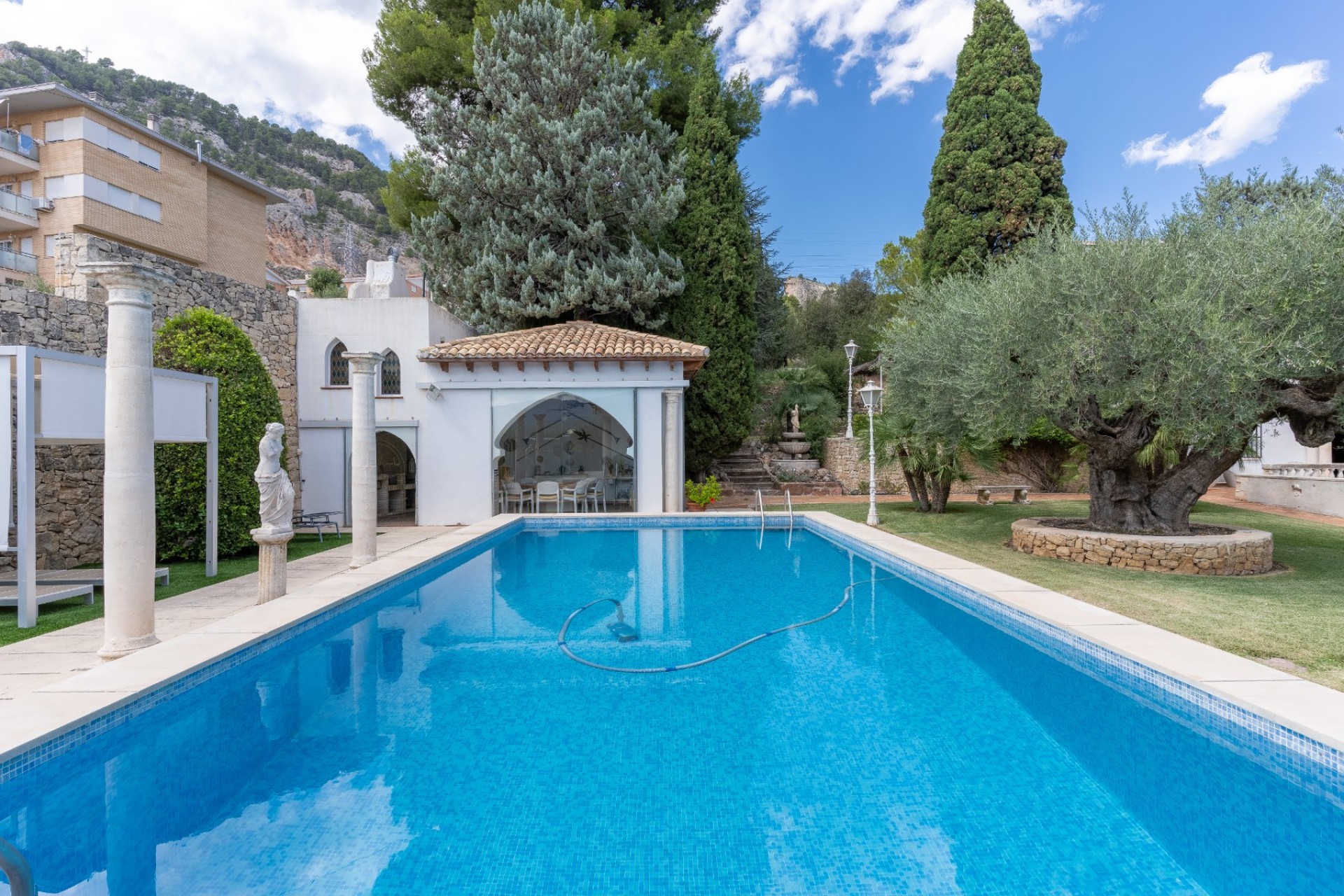 Resale - Villa -
Alcoy - Inland