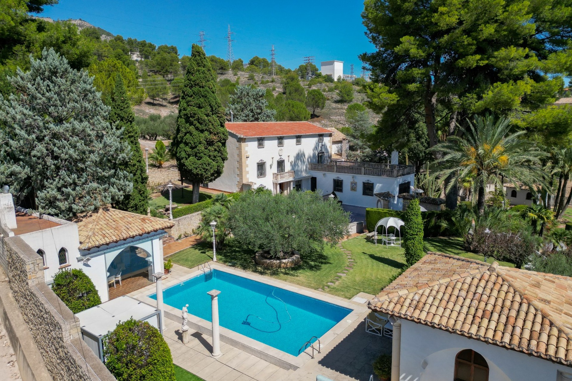 Resale - Villa -
Alcoy - Inland