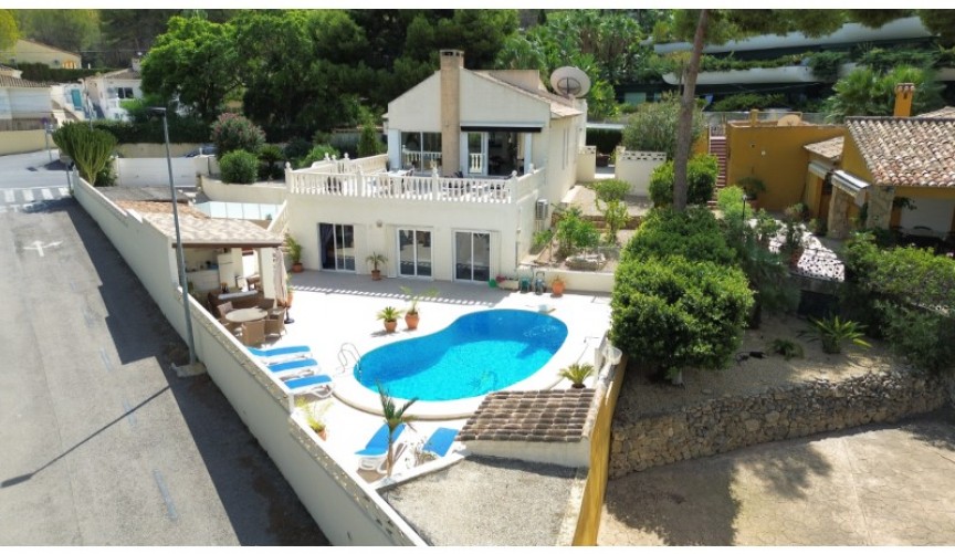 Resale - Villa -
Alfas del Pí - Costa Blanca