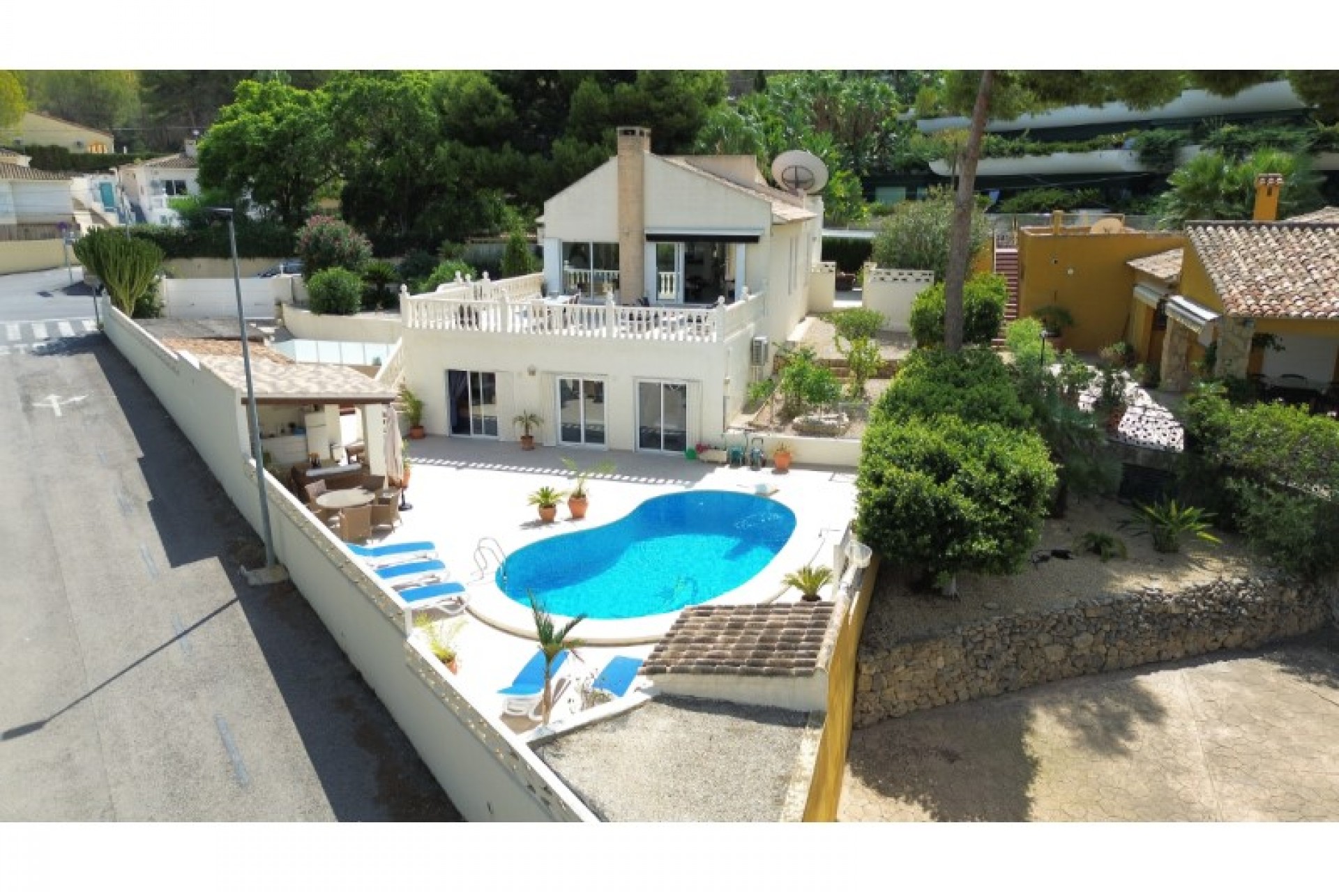 Resale - Villa -
Alfas del Pí - Costa Blanca