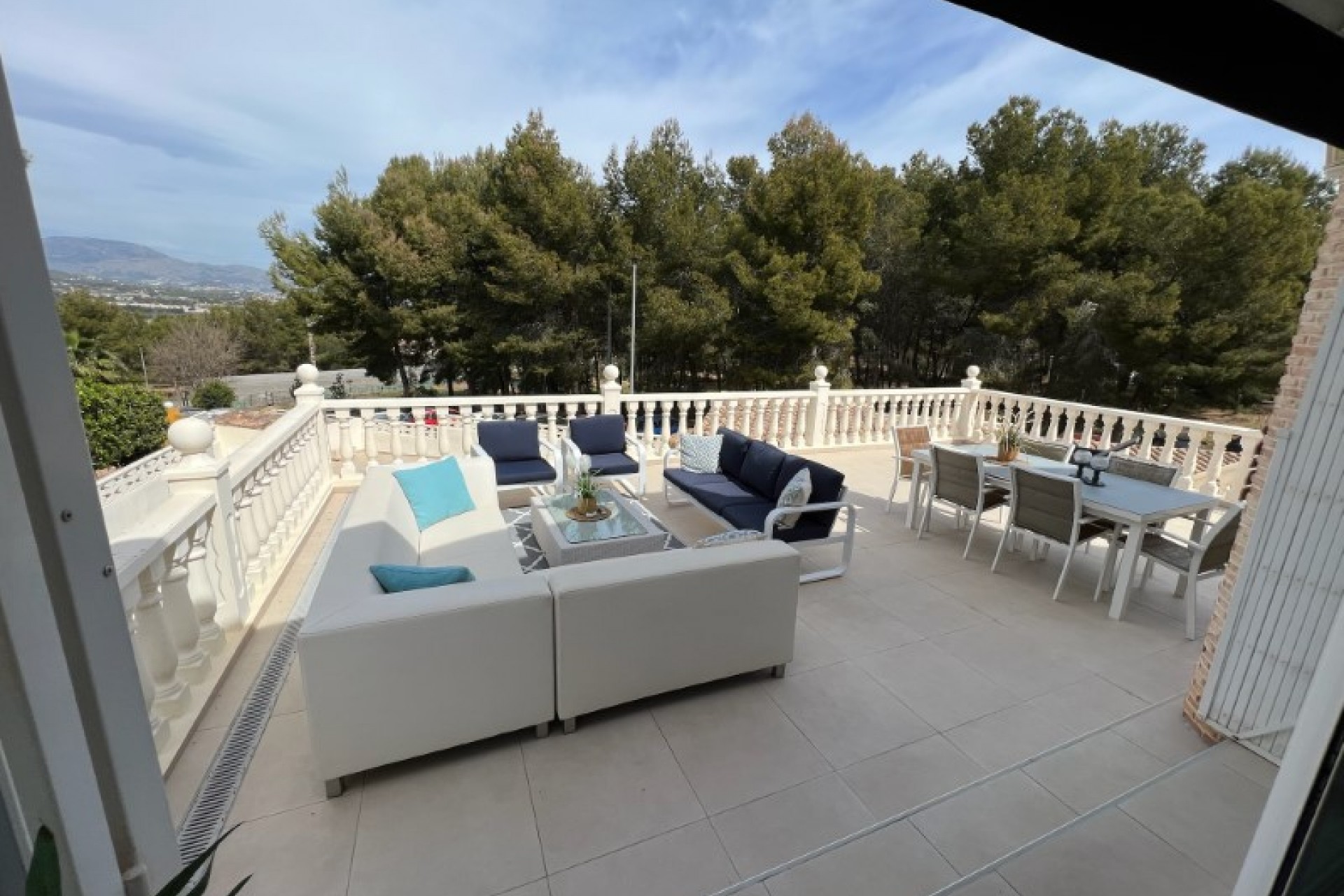 Resale - Villa -
Alfas del Pí - Costa Blanca