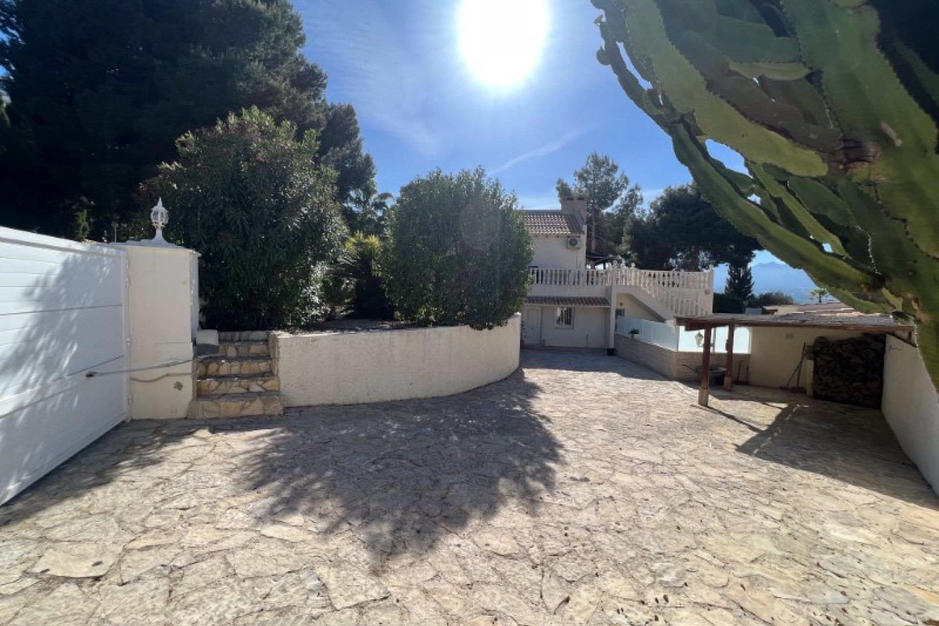 Resale - Villa -
Alfas del Pí - Costa Blanca