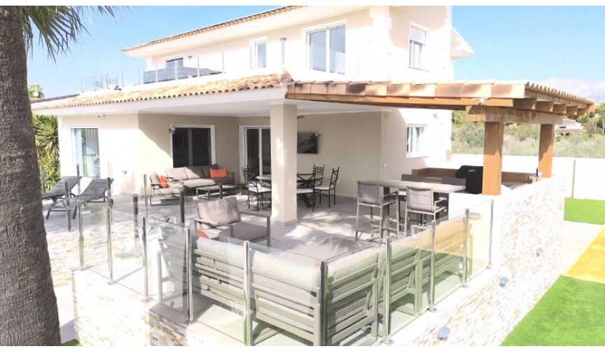 Resale - Villa -
Alfas del Pí - Costa Blanca