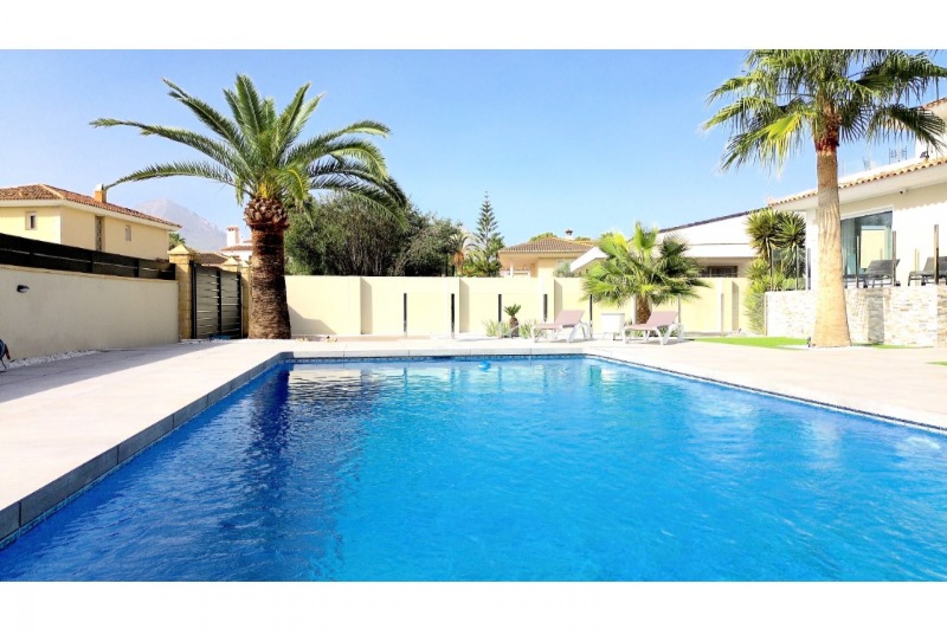 Resale - Villa -
Alfas del Pí - Costa Blanca