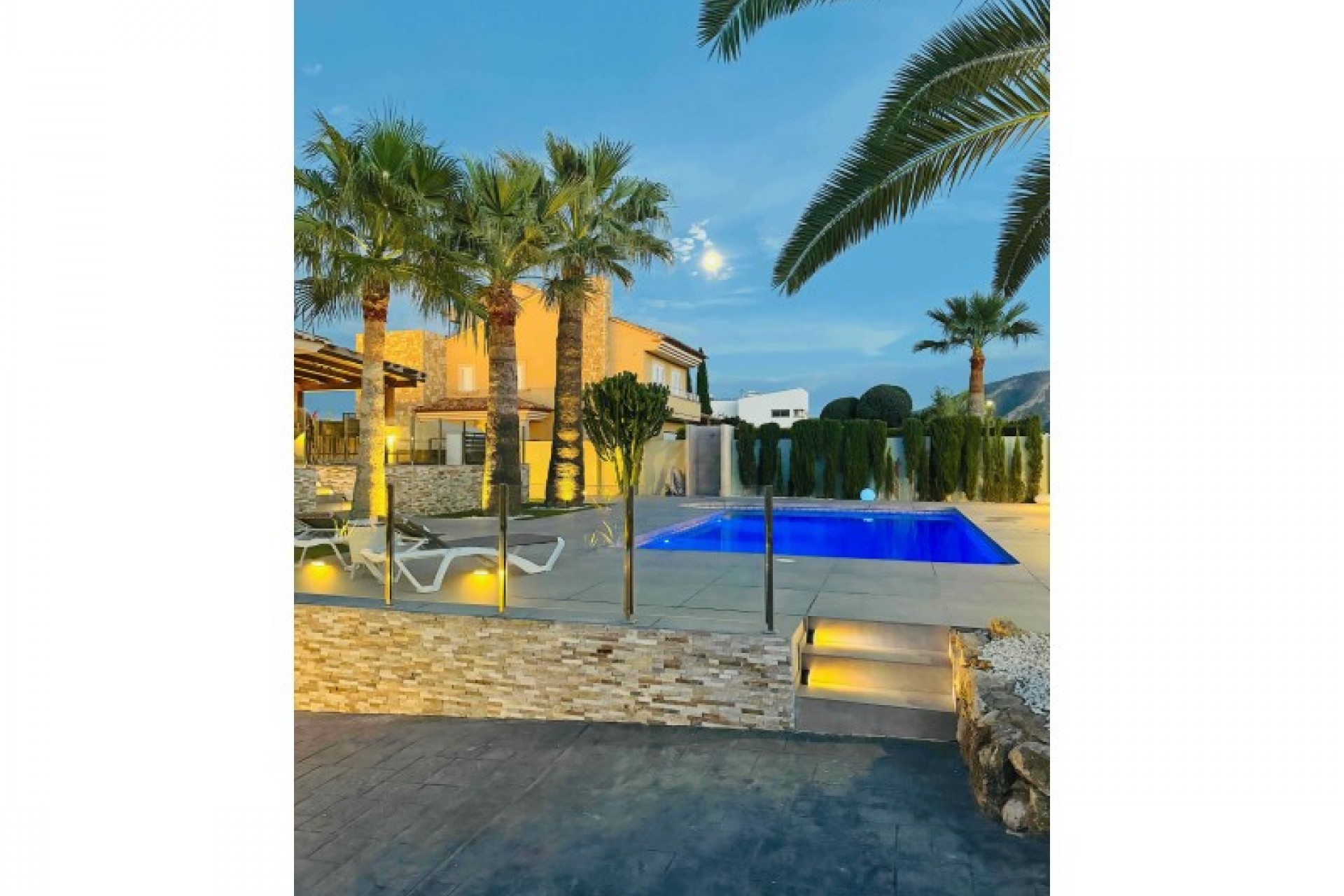 Resale - Villa -
Alfas del Pí - Costa Blanca