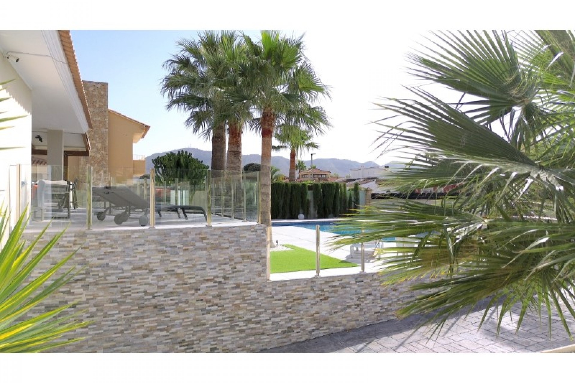 Resale - Villa -
Alfas del Pí - Costa Blanca