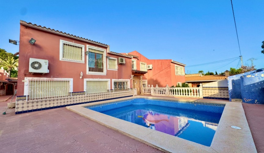 Resale - Villa -
Alfas del Pí - Costa Blanca