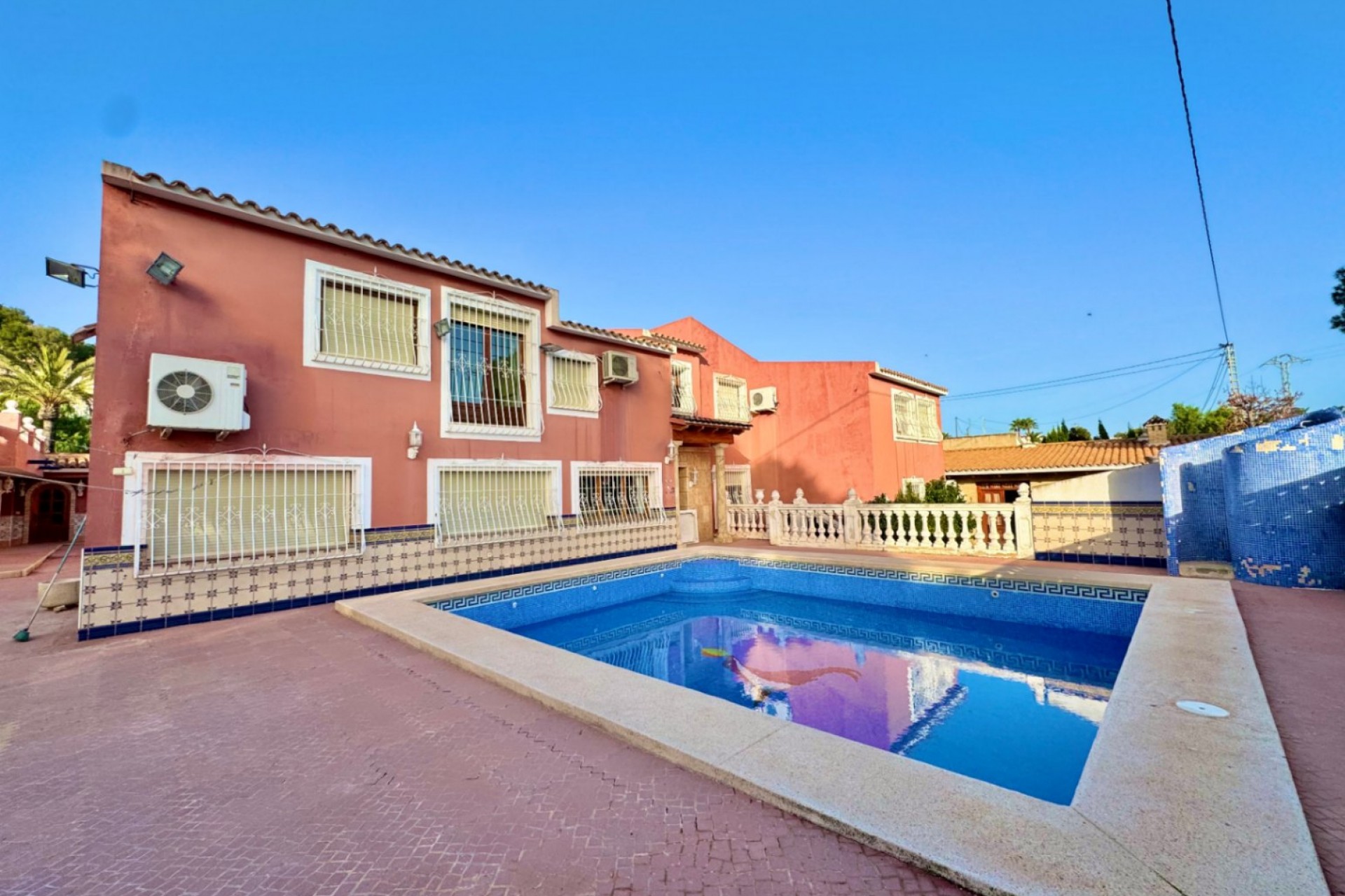 Resale - Villa -
Alfas del Pí - Costa Blanca