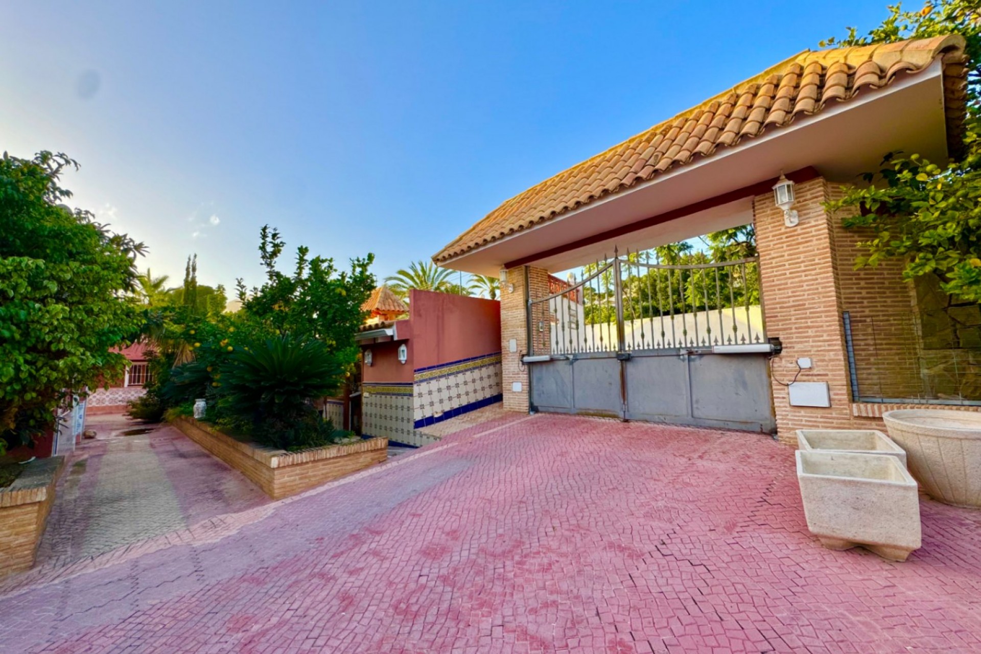 Resale - Villa -
Alfas del Pí - Costa Blanca