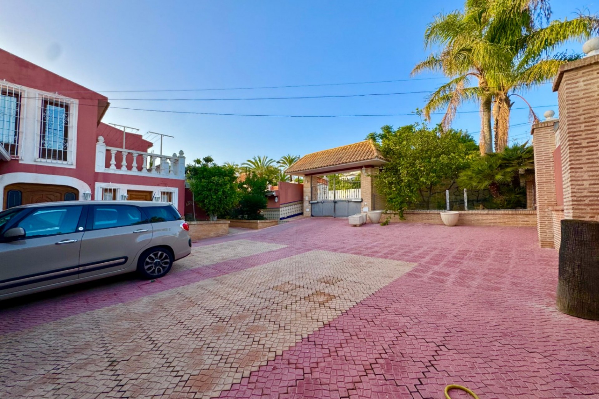 Resale - Villa -
Alfas del Pí - Costa Blanca