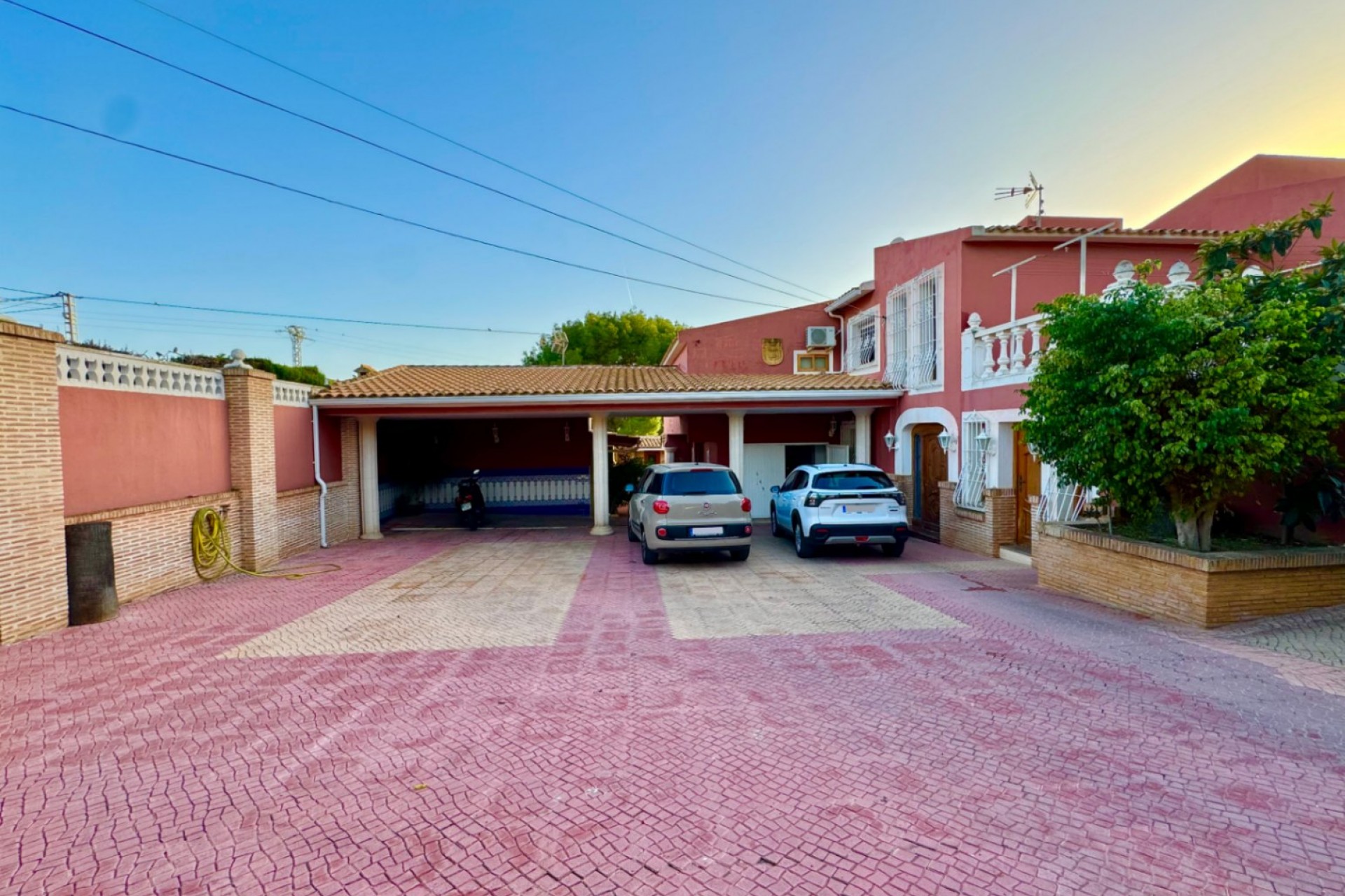 Resale - Villa -
Alfas del Pí - Costa Blanca