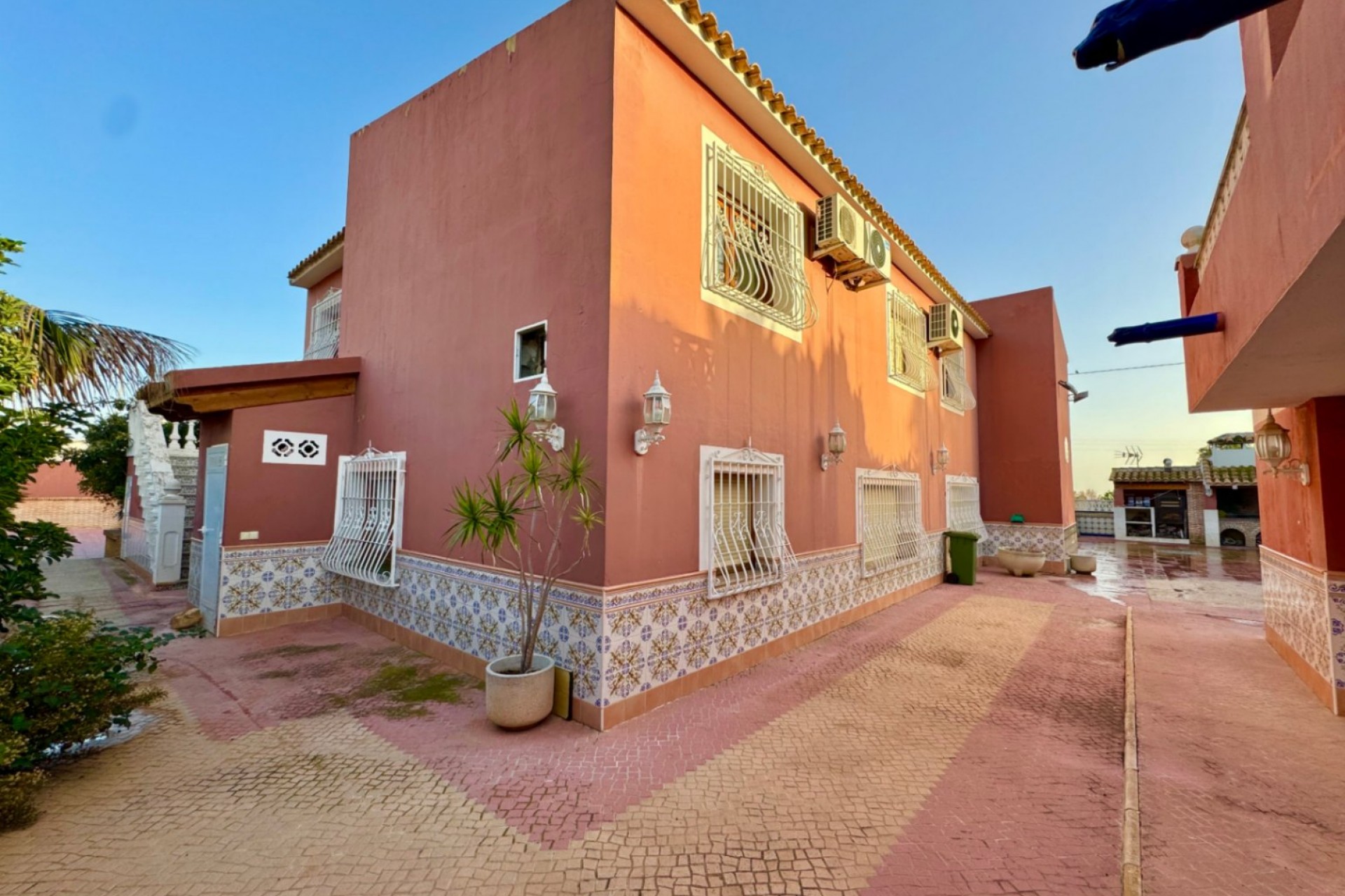 Resale - Villa -
Alfas del Pí - Costa Blanca