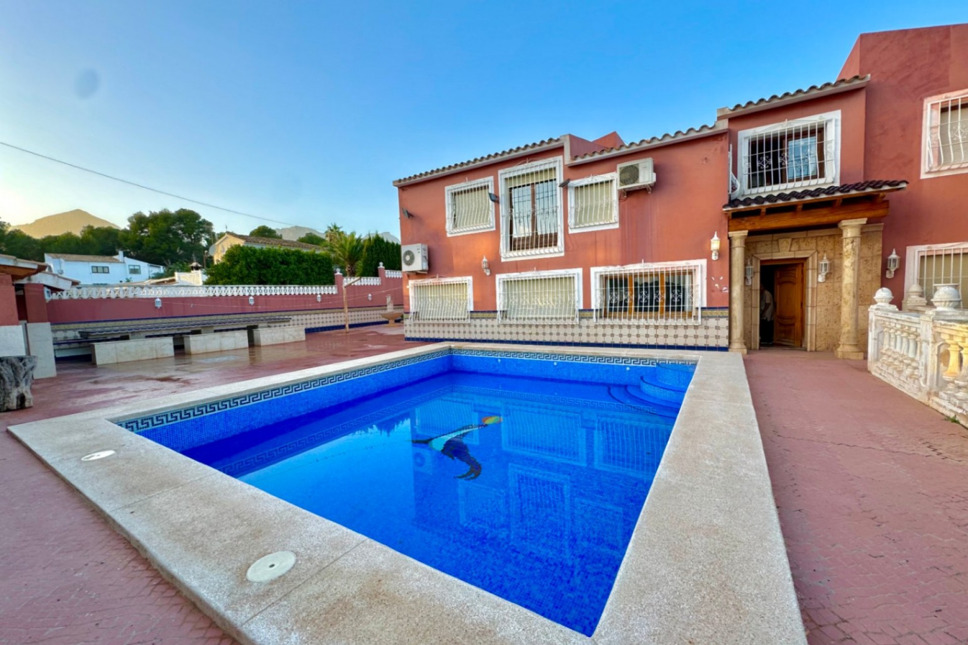 Resale - Villa -
Alfas del Pí - Costa Blanca