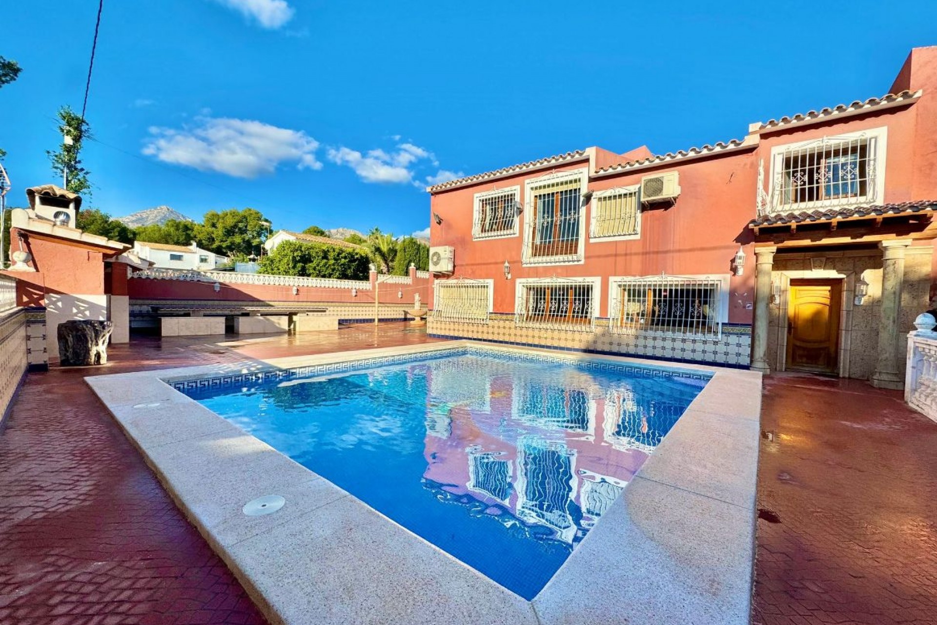 Resale - Villa -
Alfas del Pí - Costa Blanca