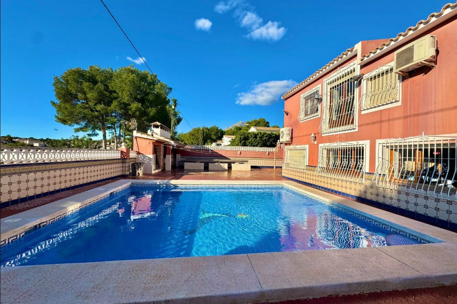 Resale - Villa -
Alfas del Pí - Costa Blanca