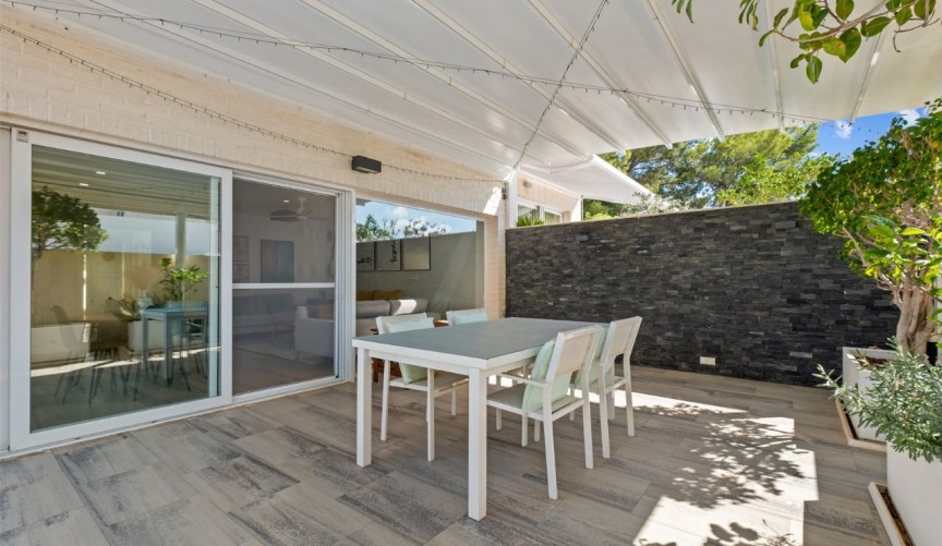 Resale - Villa -
Alfas del Pí - Costa Blanca