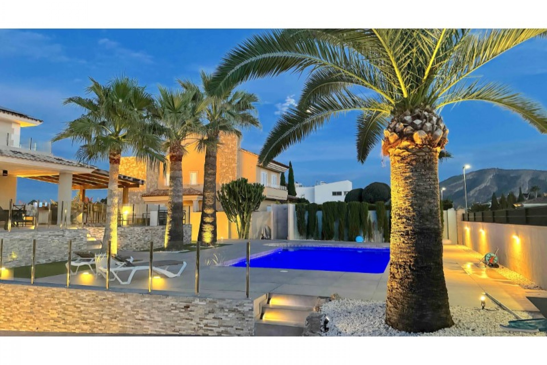 Resale - Villa -
Alfas del Pí - Costa Blanca