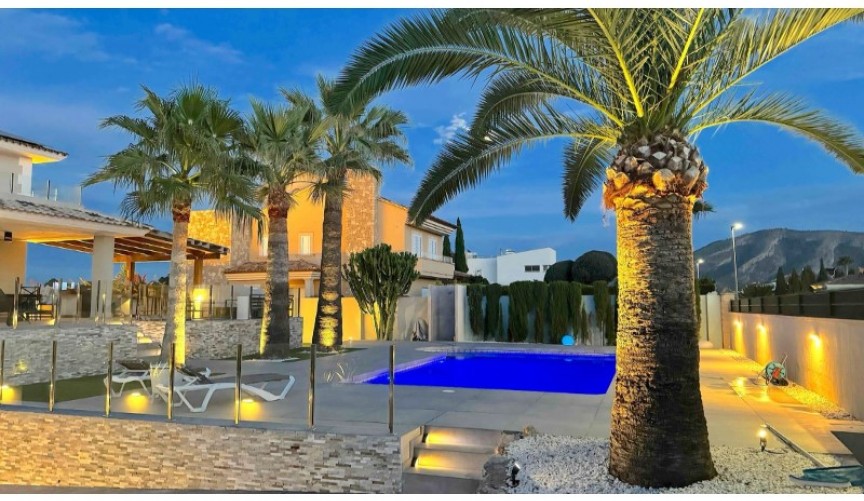 Resale - Villa -
Alfas del Pí - Costa Blanca