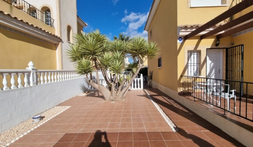 Resale - Villa -
Algorfa - Inland