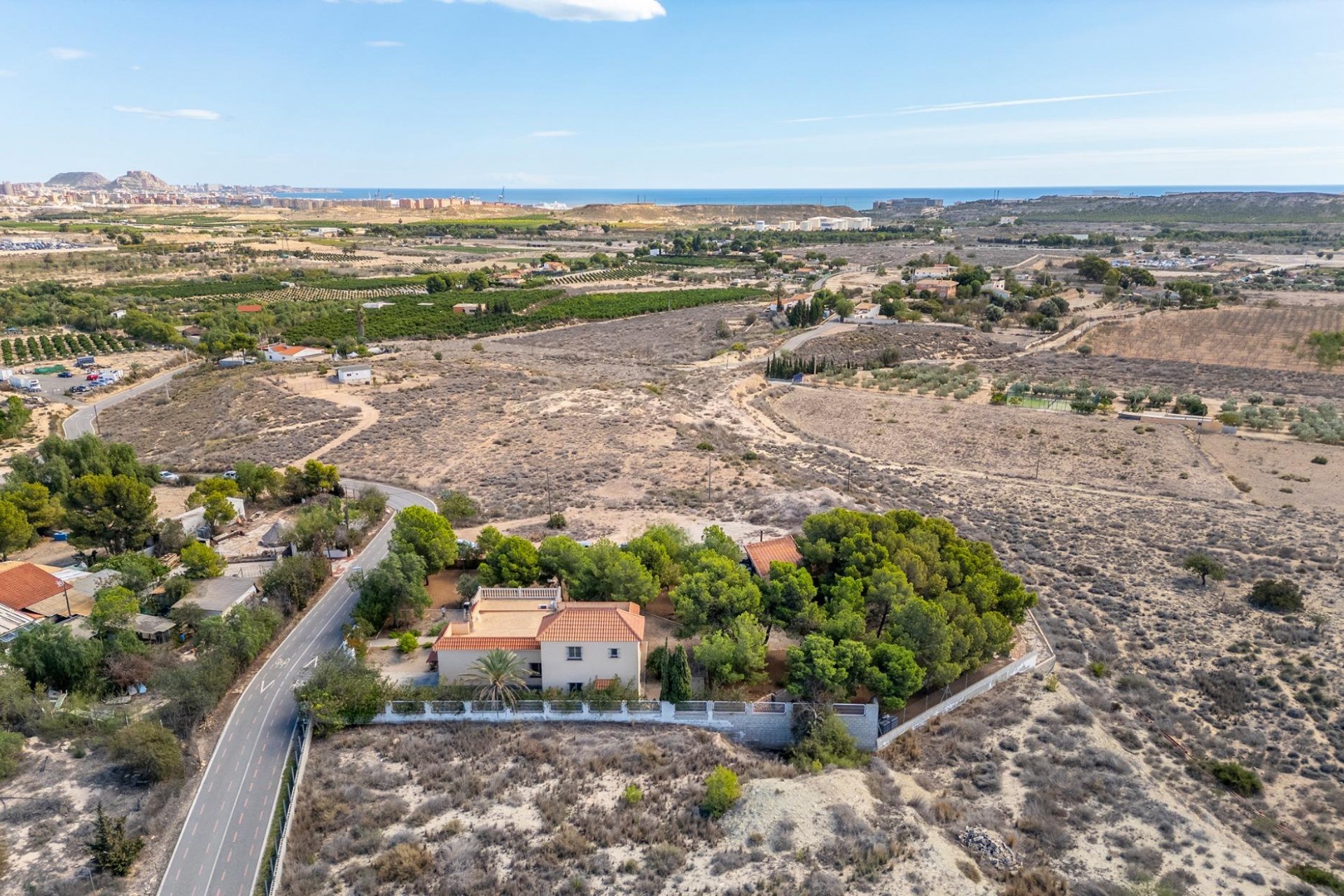 Resale - Villa -
Alicante - Ciudad De Asís - Font-calent - El Bacarot