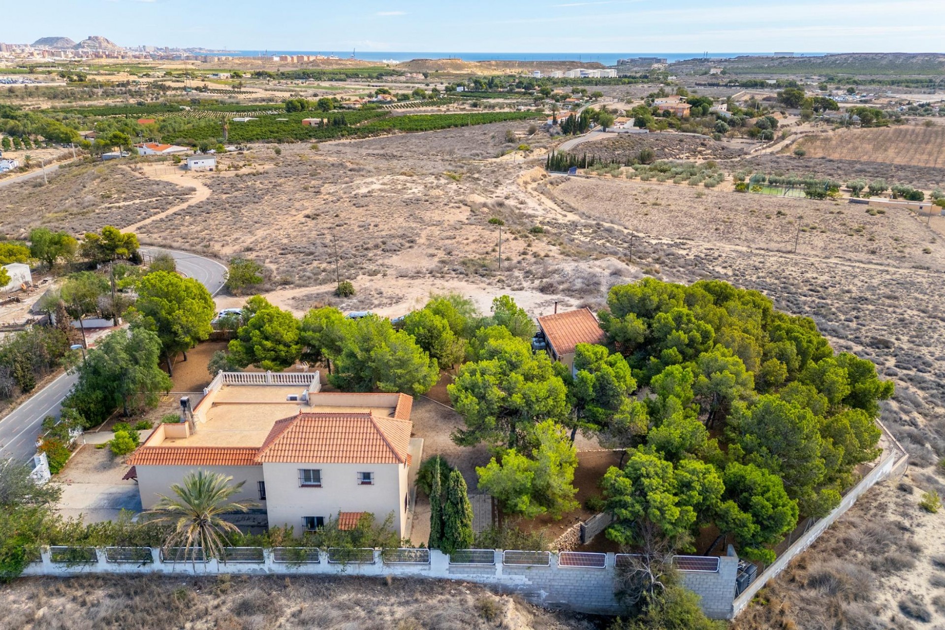 Resale - Villa -
Alicante - Ciudad De Asís - Font-calent - El Bacarot