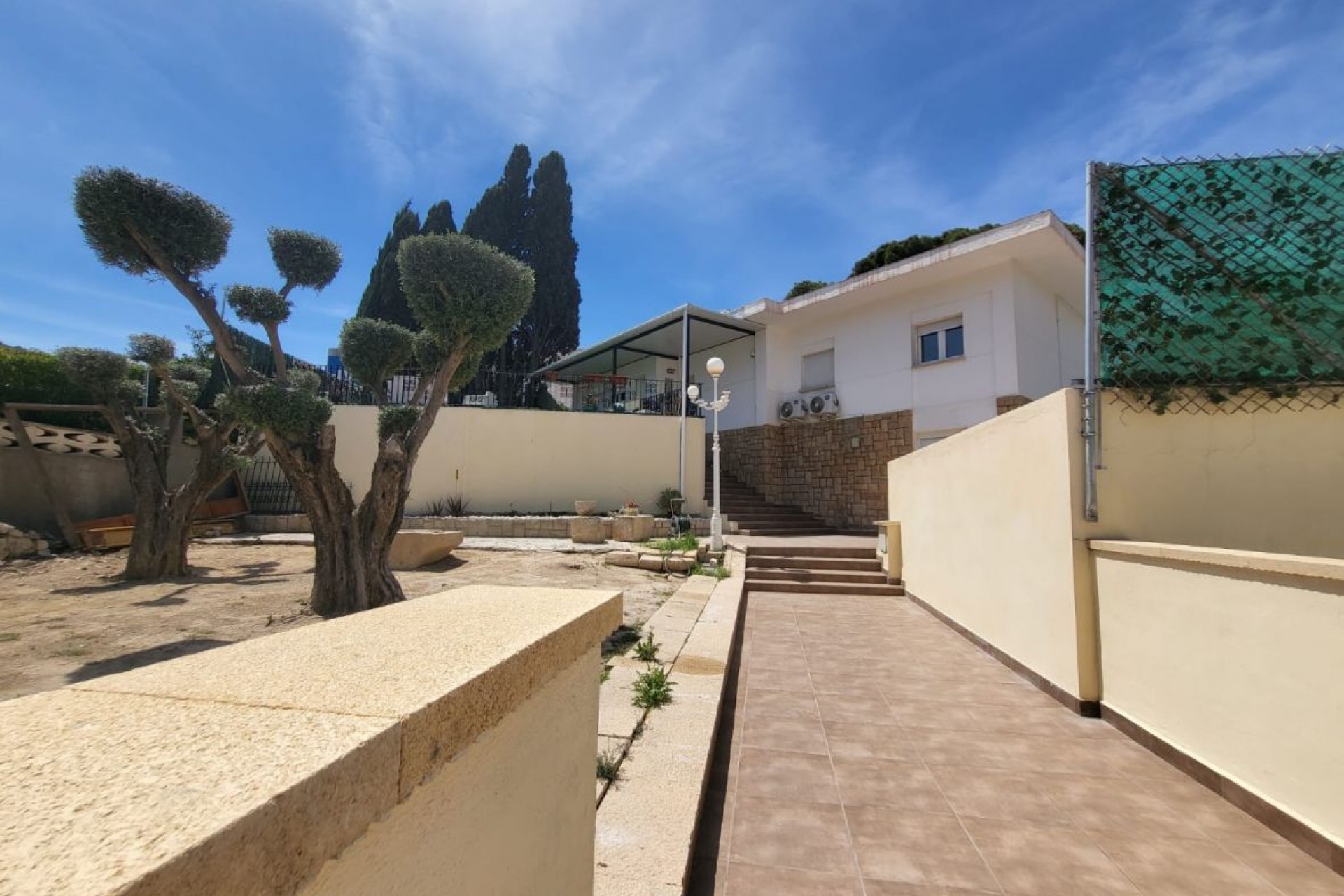 Resale - Villa -
Alicante - Costa Blanca