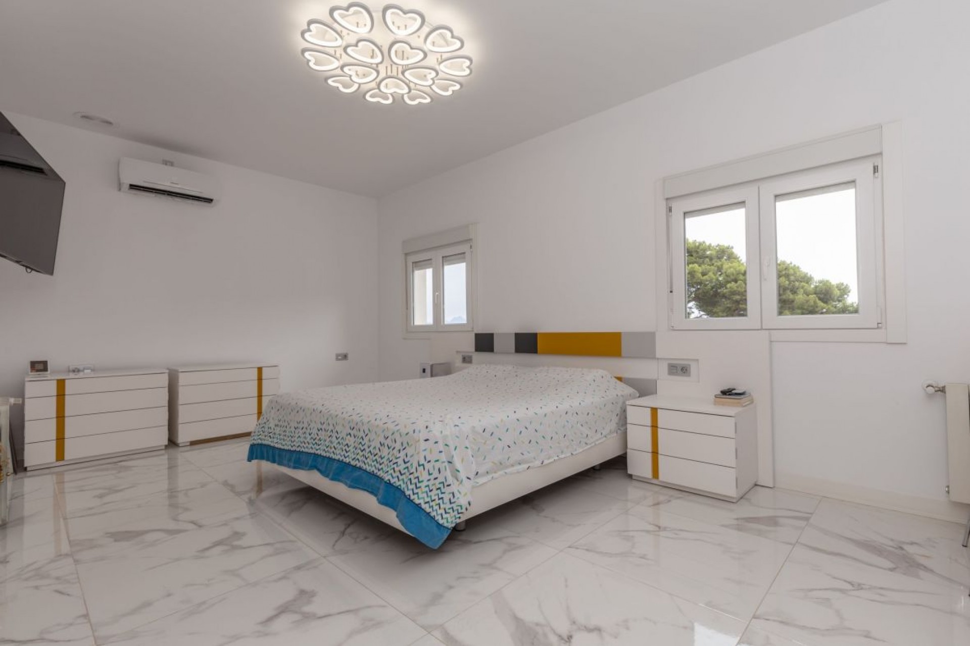 Resale - Villa -
Alicante - Costa Blanca