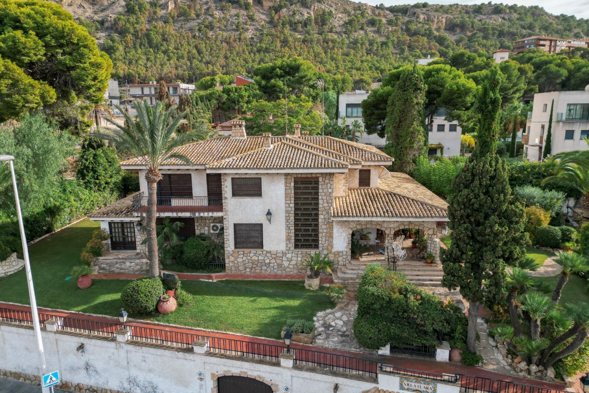 Resale - Villa -
Alicante - Costa Blanca