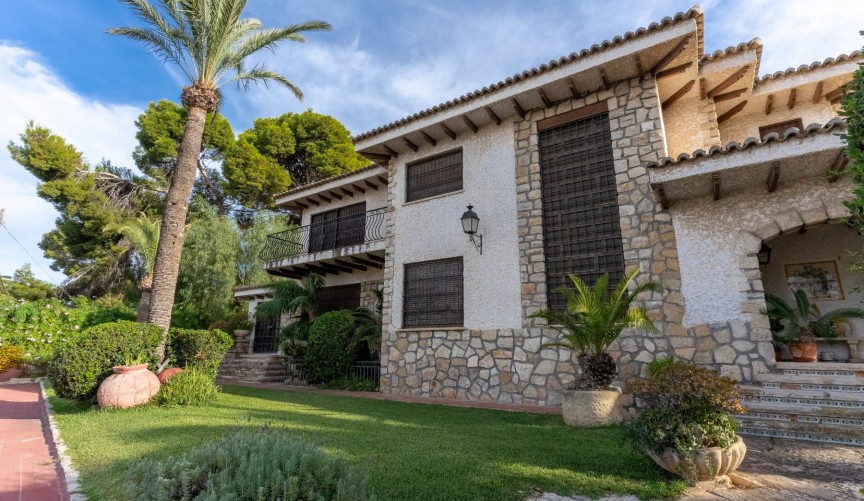 Resale - Villa -
Alicante - Costa Blanca