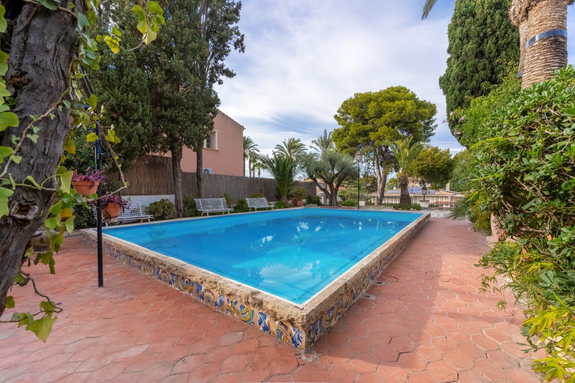 Resale - Villa -
Alicante - Costa Blanca