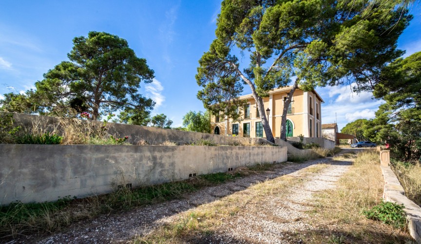 Resale - Villa -
Alicante - Costa Blanca