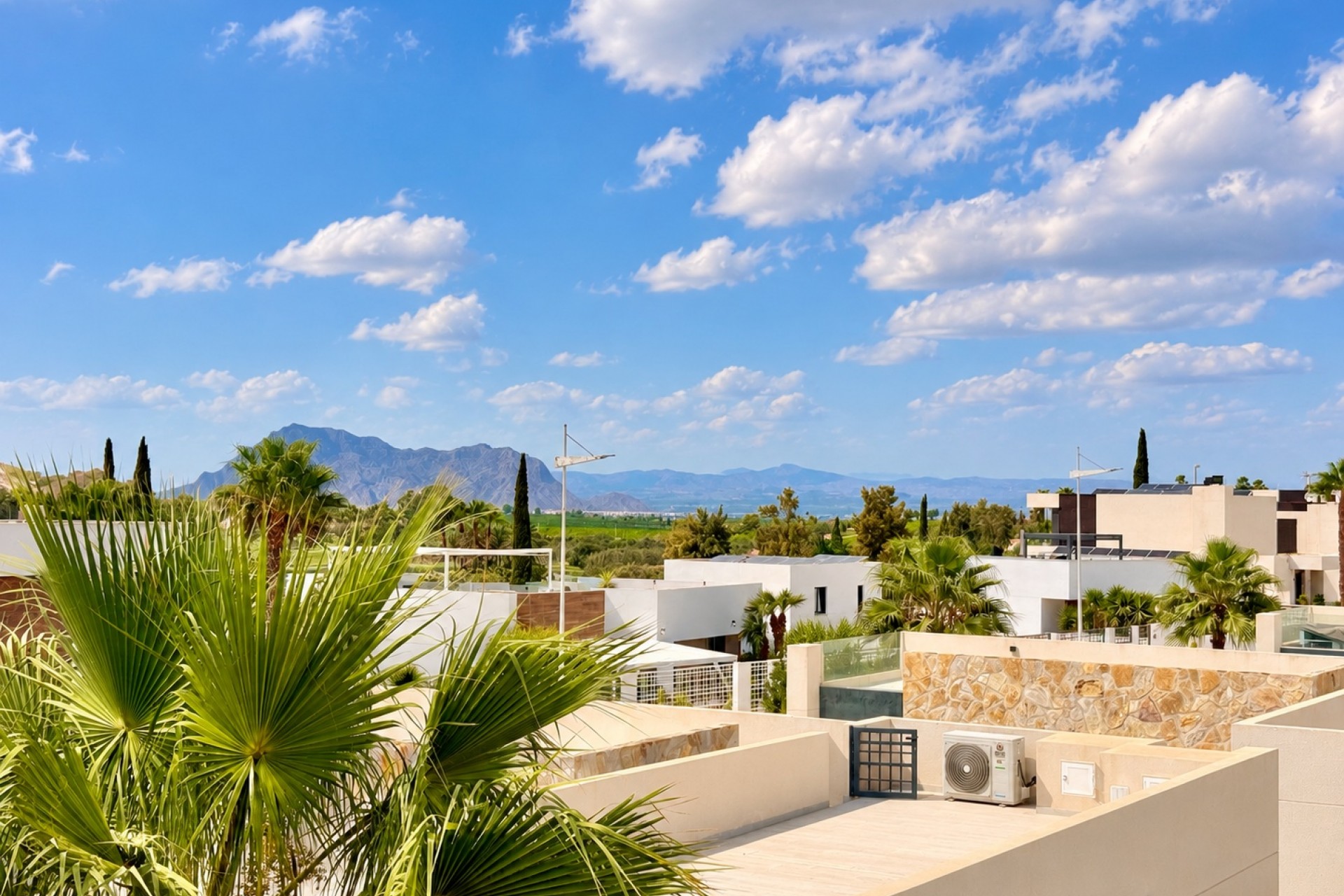 Resale - Villa -
Alicante - Costa Blanca